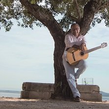27/08 ~ Chico Alves canta Belchior